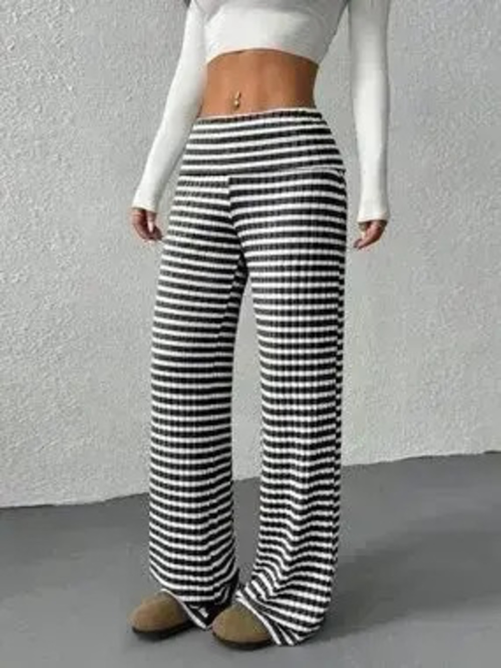 Striped Wide Leg Pants - Picture 7 of 9